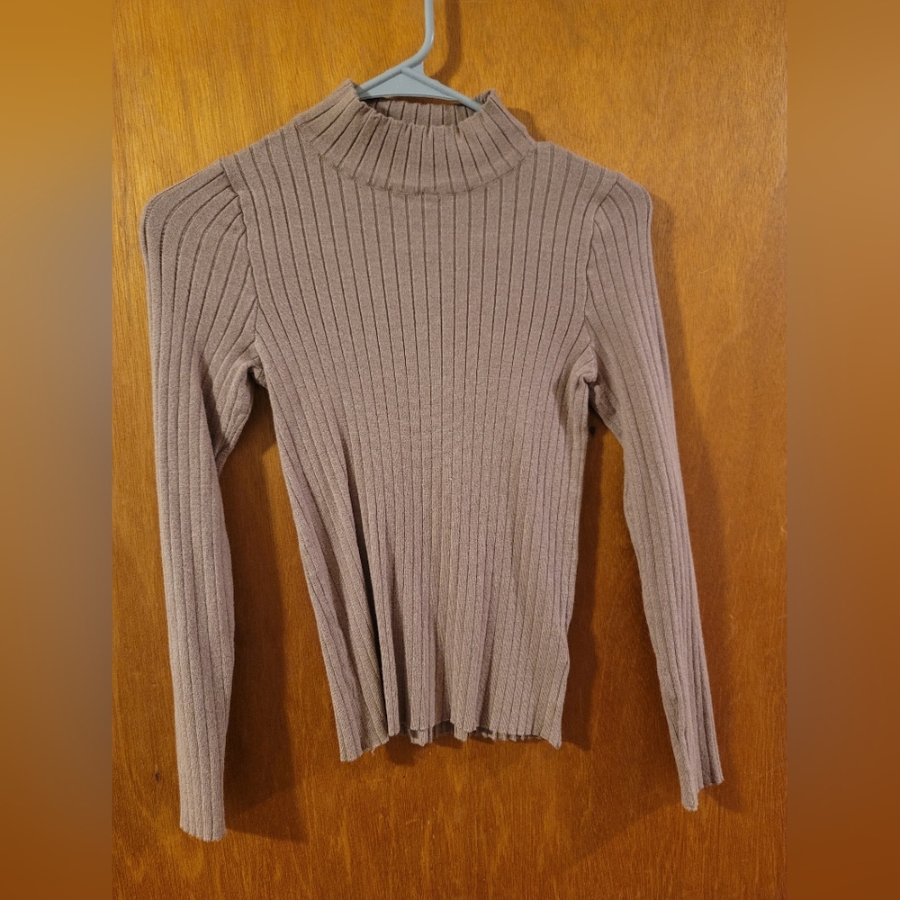 Small blush pink longsleeve shirt